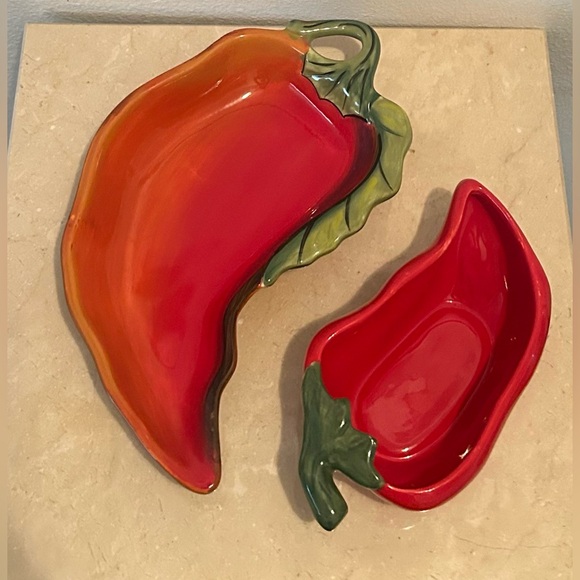 2 chili pepper dipping / serving bowls. Clay Art & Boston Warehouse. - Picture 2 of 12